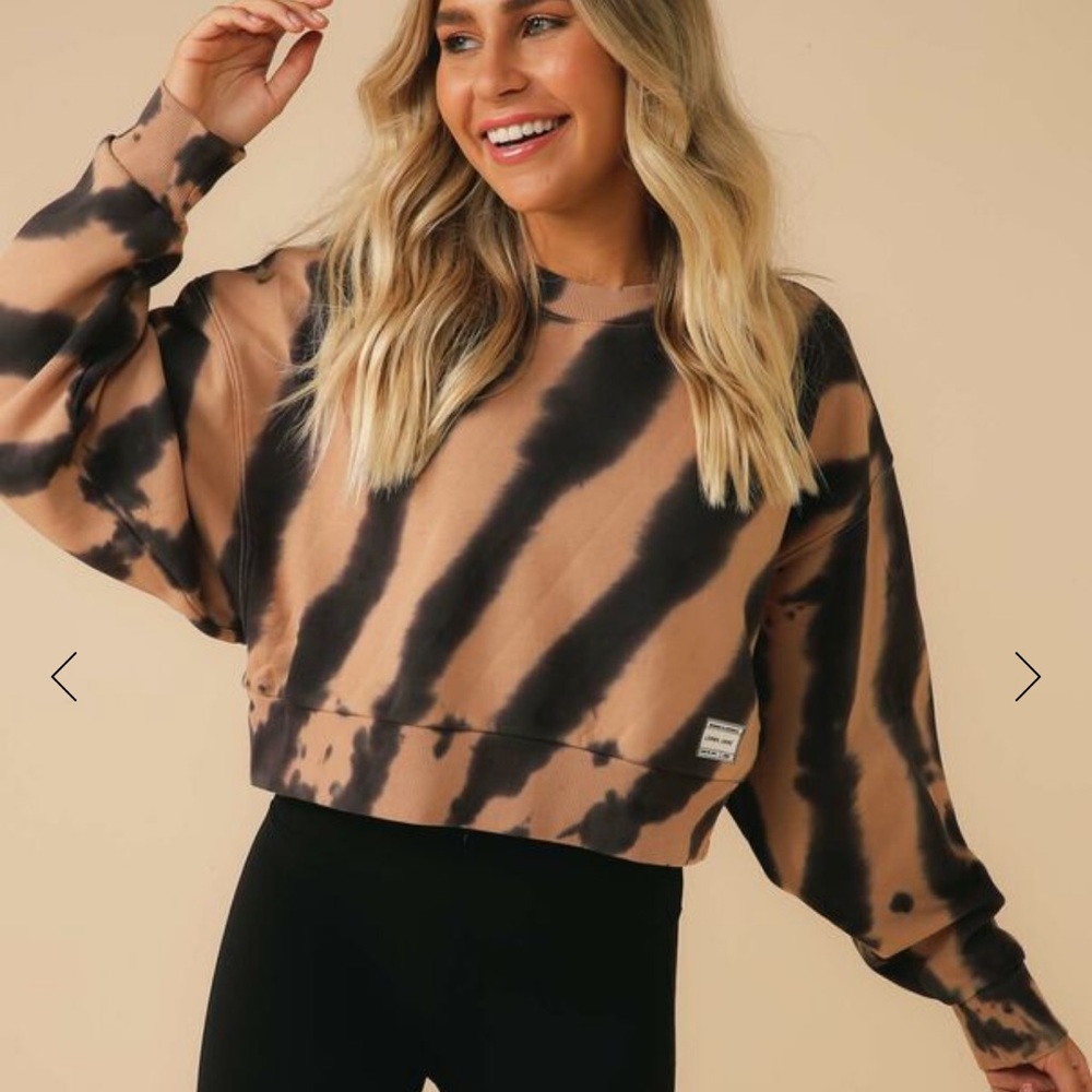 NWT LORNA JANE Haze sweater / size M